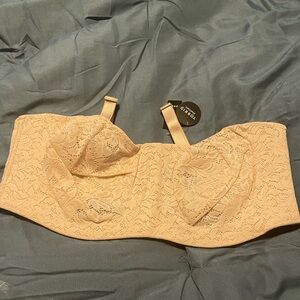 New Torrid Lace Bandeau multi style bra goes from strapless to razorback bra